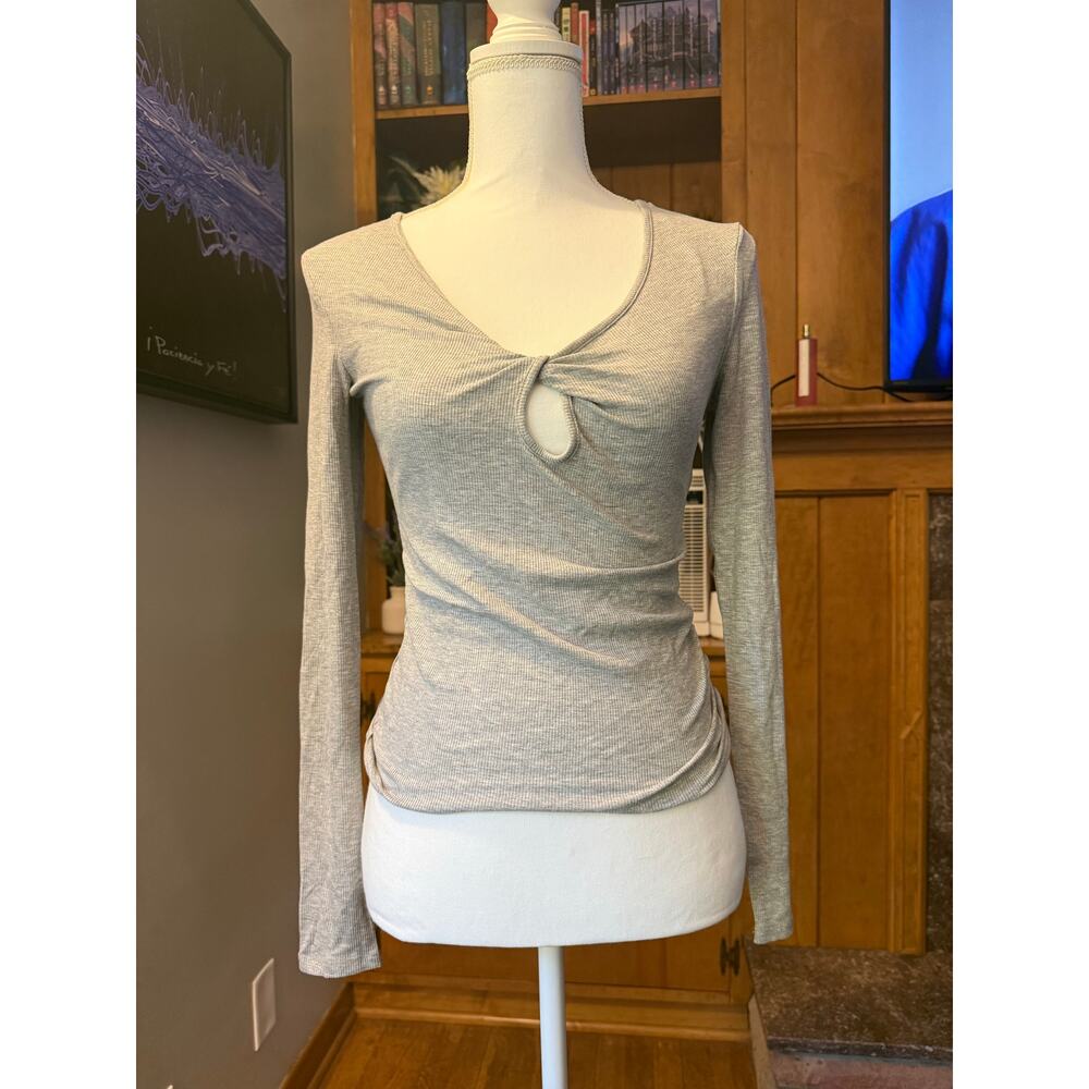 NWT Elodie Twist Front Peep Hole Heather Grey Long Sleeved Body Con Shirt Sz. XS
